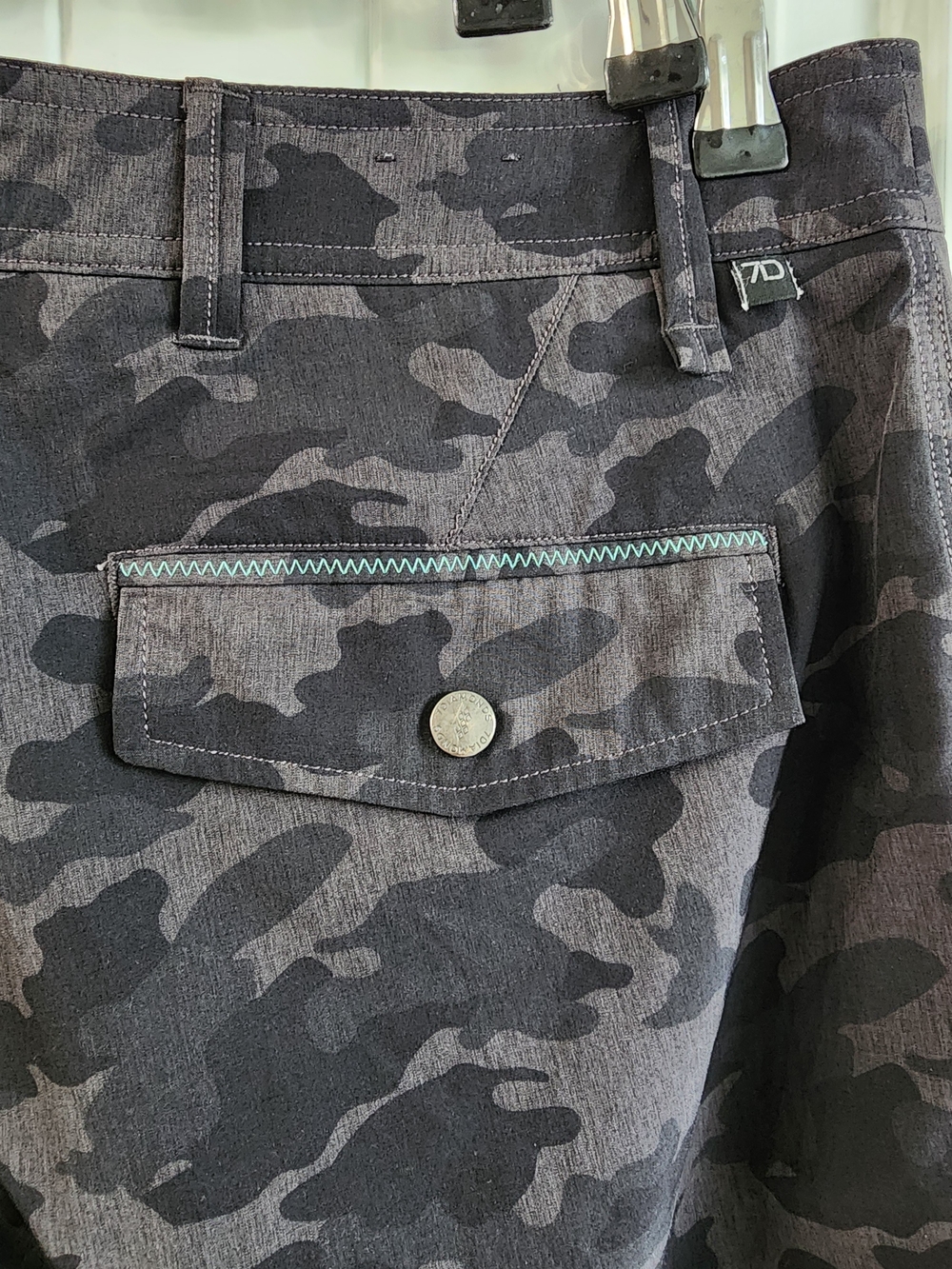 Size 29 7 Diamonds Men's Black/Grey Camo Shorts - Picture 4 of 6